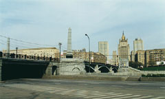View to the Borodino bridge from the side of the Kievsky station.