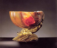 Чаша в форме раковины. Камень - Милан, вторая пол. XVI в. Оправа - сер. XVII в. Агат, позолоченное серебро