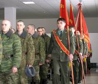 Встреча боевых знамен с боевыми десантниками