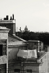 Выставка Антона Козлова «Сквозь грохот крыш» 