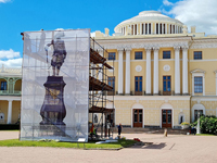 Реставрация памятника императору Павлу I на плацу перед Павловским дворцом