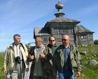 На Большом Заяком острове (слева направо): Б.А.Боярсков, М.В.Лопаткин, А.В.Работкевич, В.А.Шатков. 18.06.2006
