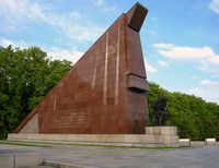 Мемориал советским воинам в Трептов парке, Берлин