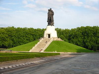 Мемориал советским воинам в Трептов парке, Берлин