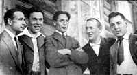 На фото второй  слева - У. Альмеев, справа - М. Джалиль. 1936 г.