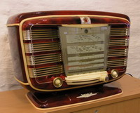 Радио Ретро в Переславском музее. Радиоприемник ''Звезда'', СССР. 1954 г.