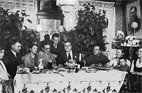 Семьи Ш.Камала и К.Наджми в гостях у Файзуллы Туишева. 1940