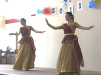 Танцевальная группа Культурного Центра имени Джавахарлала Неру при Посольстве Республики Индия в России.
