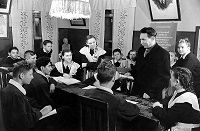 Выступление перед учащимися казанской школы 34, декабрь 1954года