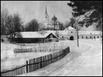 Святогорский монастырь, общий вид с юга. Братский корпус, Никольские ворота