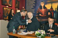 Награждение академика Л.В. Шапошниковой знаком «Самарский крест»