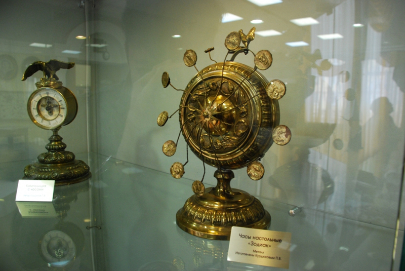 Ангарский музей часов. Вид экспозиции