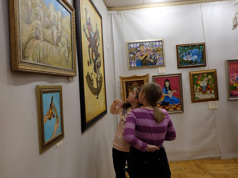 Выставка художницы Марины Мариарти в Саратове