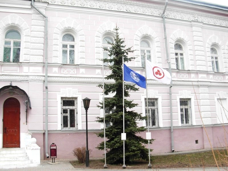 Знамя Мира над Музеем истории города Ярославля