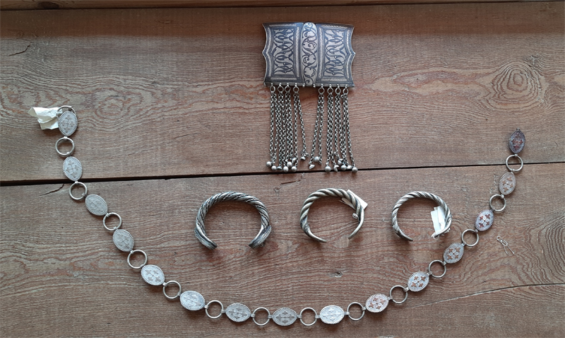 Серебряные женские украшения