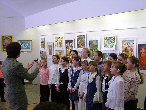 Младший хор хоровой школы под руководством Полины Голышевой