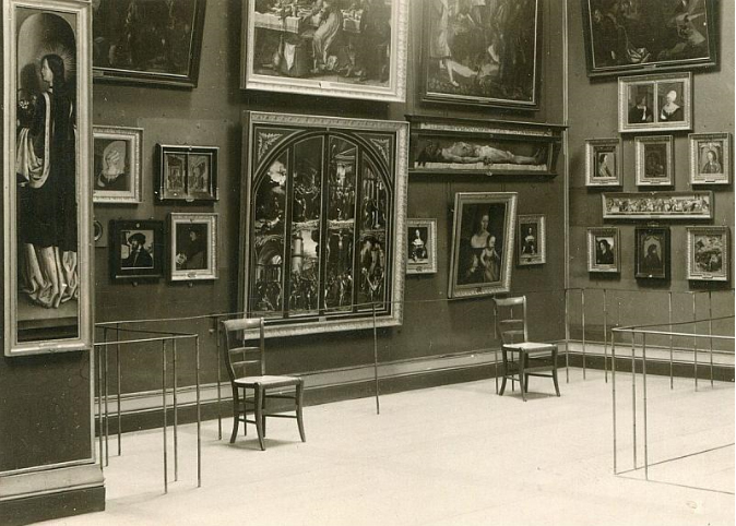 Зал Гольбейна в Базельском художественном музее до 1907 года. Так он выглядел, когда Достоевский смотрел на картину “Мертвый Христос”. © Kunstmuseum Basel, Archiv