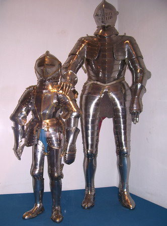 На выставке детского и миниатюрного оружия в Меншиковском дворце