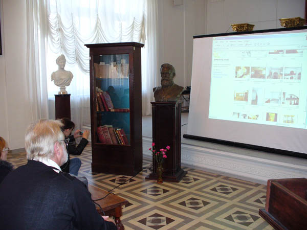 Идет презентация проекта. Воссоздание Библиотеки Д.Г. Бурылина в Иванове