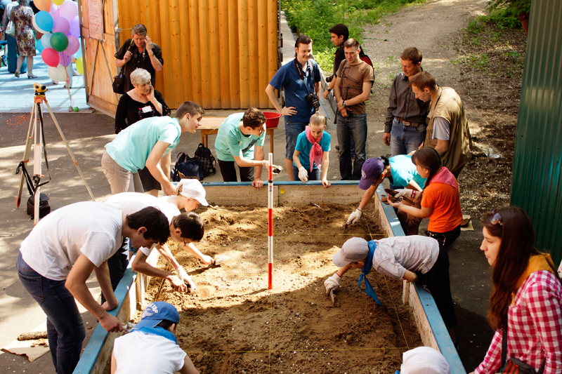 Археологическая песочница на летней открытой площадке
