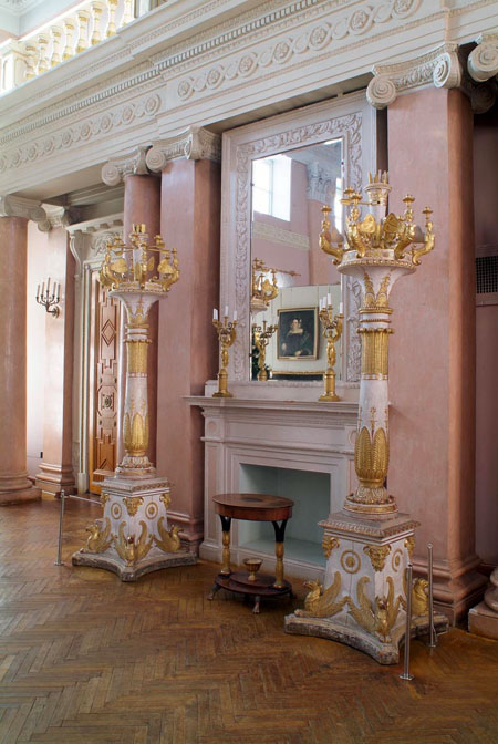 Фрагмент интерьера парадного зала дворца