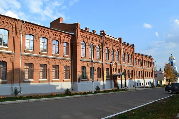 Здание Мензелинского педагогического колледжа, где расположен Мемориальный музей Мусы Джалиля