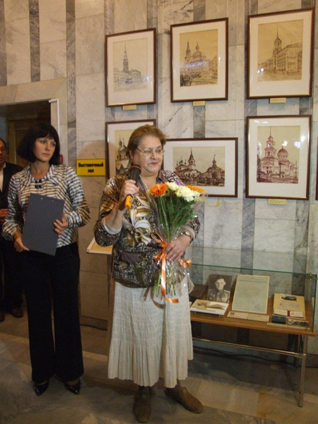 На открытии выставки «Старый Саратов в рисунках Ю.И. Менякина»