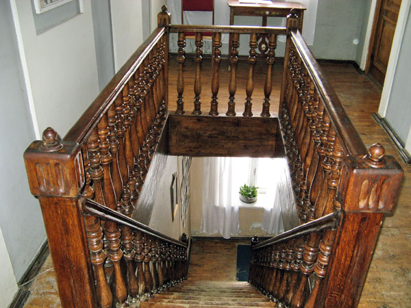 Лестница в Доме-музее А.Л. Дурова.