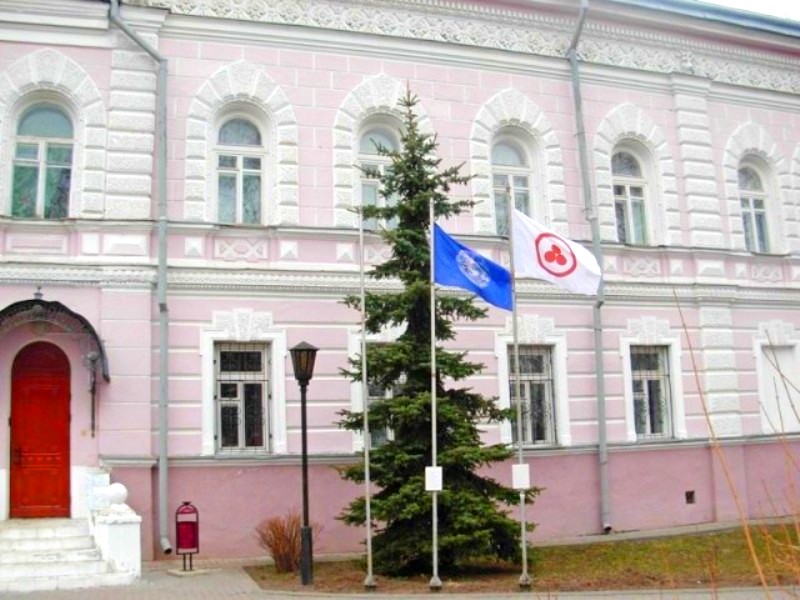 Знамя Мира Н.К. Рериха над музеем истории города Ярославля
