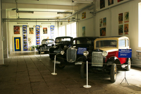 Ретроавтомобили в залах музея